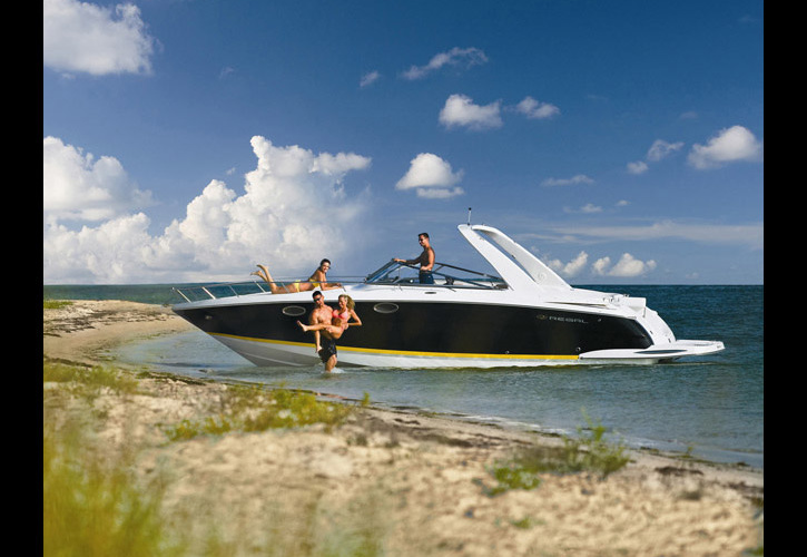 Regal 3350 Cuddy