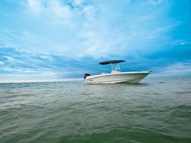 Boston Whaler 220 Outrage