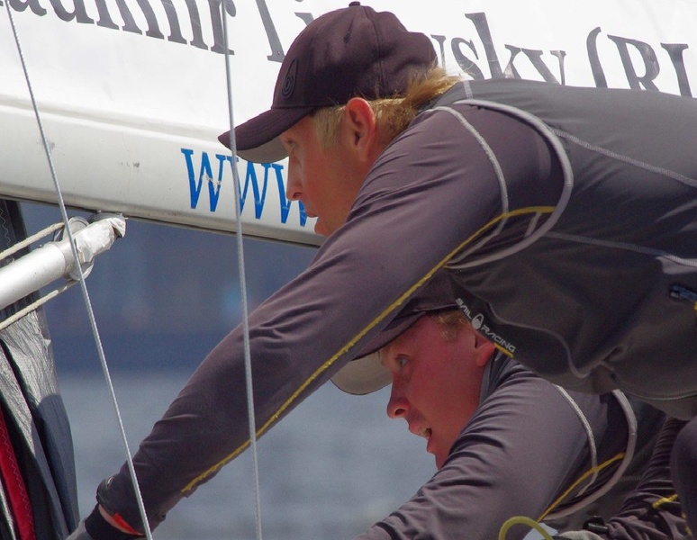 His crew consisted of two athletes from Sinergia.