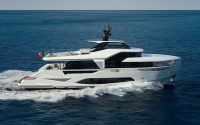 Ferretti Infynito 80