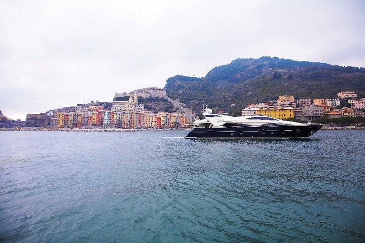 Riva 115' Athena