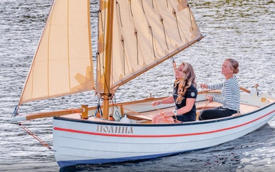 12 футов «12 футов Динги» (12′ Dinghy) с одномачтовым рейковым парусным вооружением шлюп
