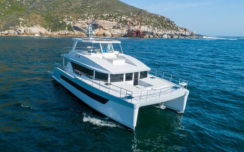 Two Oceans 555 Power Catamaran