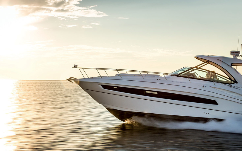 Cruisers Yachts 38 Express
