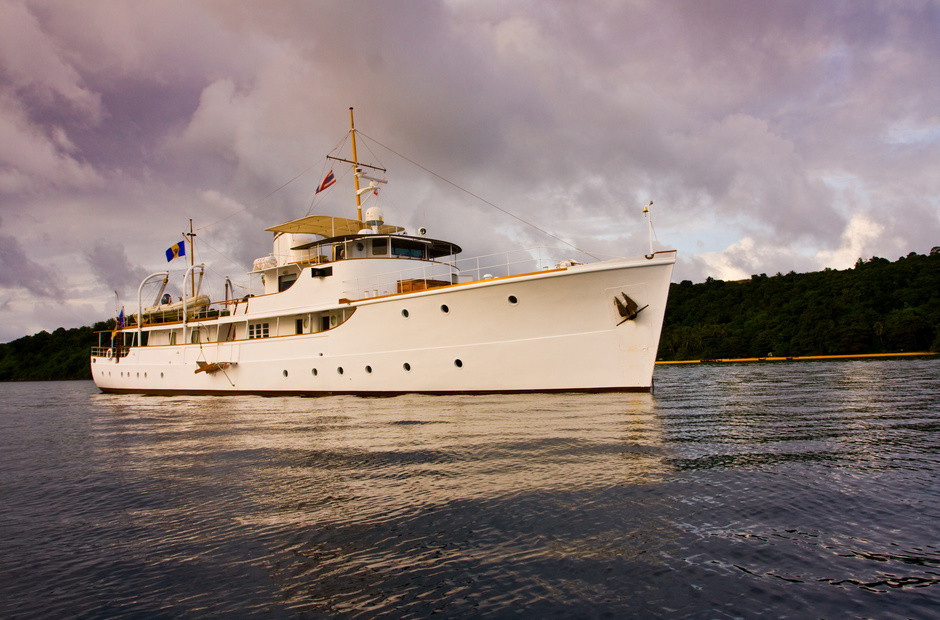 Astoria Marine Calisto