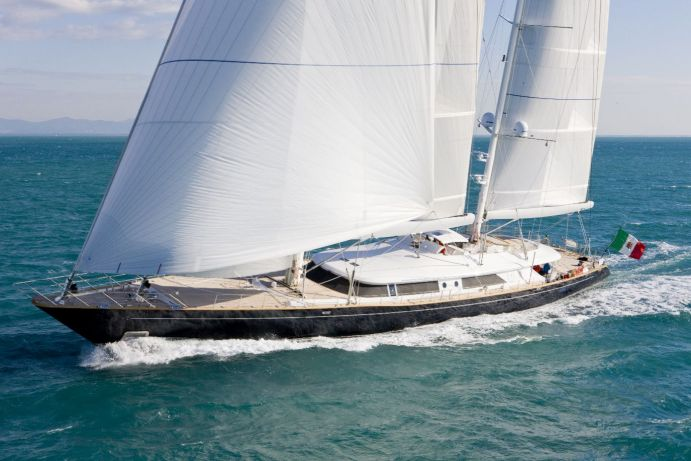 Perini Navi Piropo