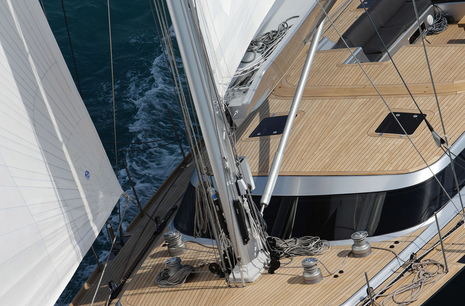 Perini Navi Black Lion
