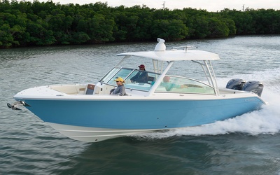 Cobia 330 DC