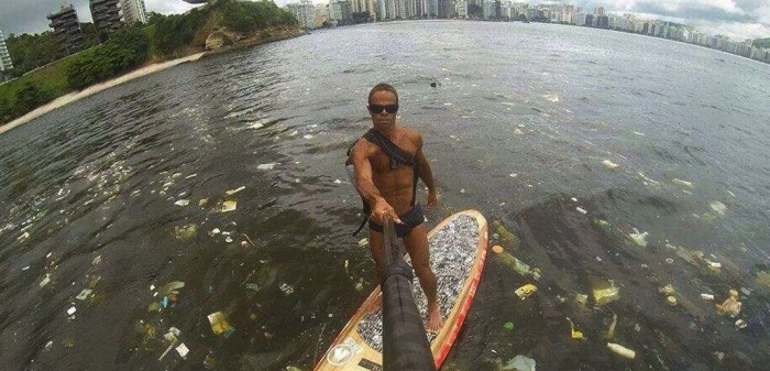 The city's water area is not clean.