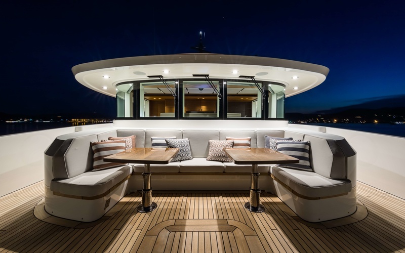 Novurania Catamaran  28