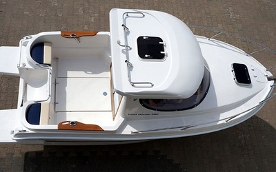 Manara 20 Pilothouse