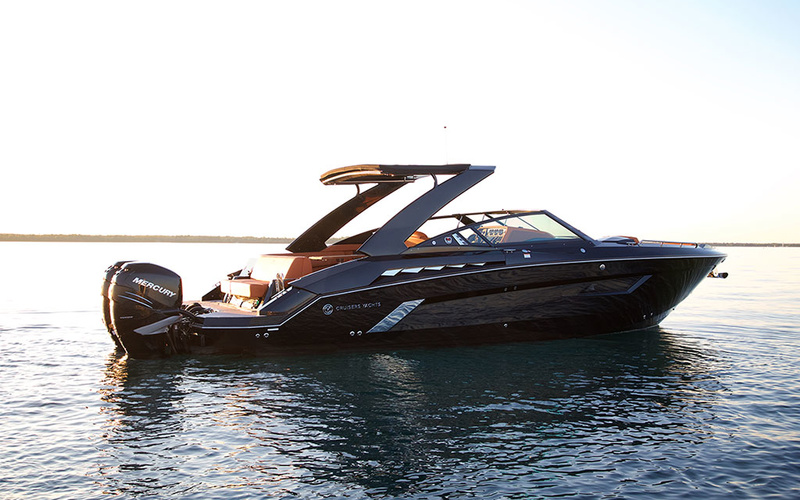 Cruisers Yachts 338 Outboard