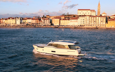 Greenline 48 Coupe
