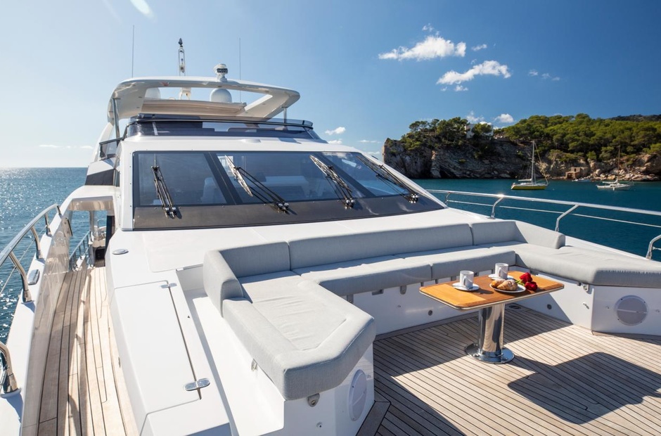 Azimut Akama