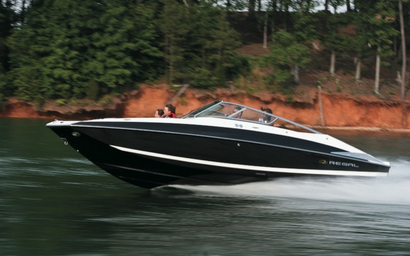 Regal 2520 Deck Boat