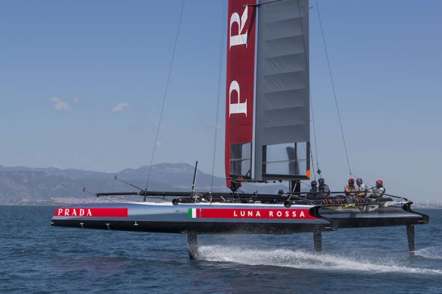 Luna Rossa «flies» on AC45 wings