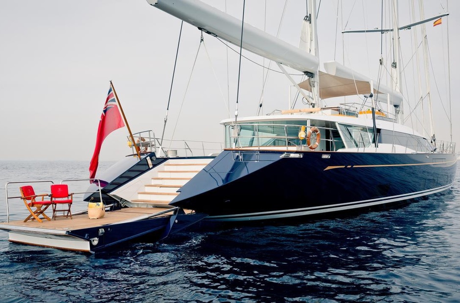 Alloy Yachts Q