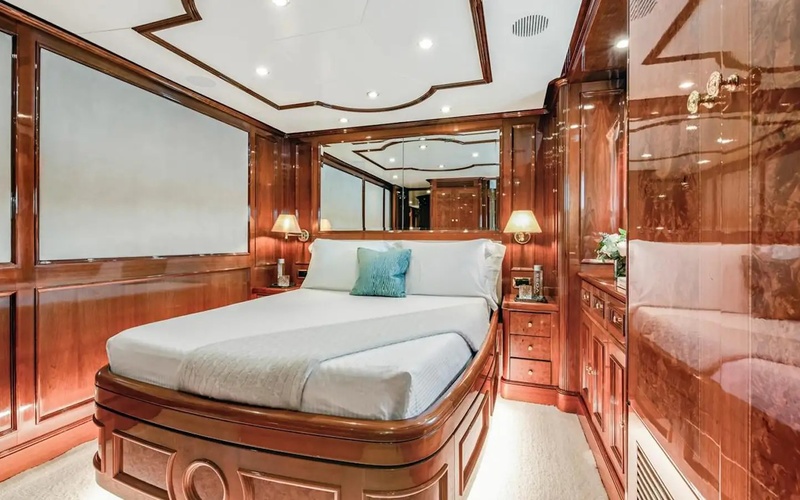 Crownline E 285