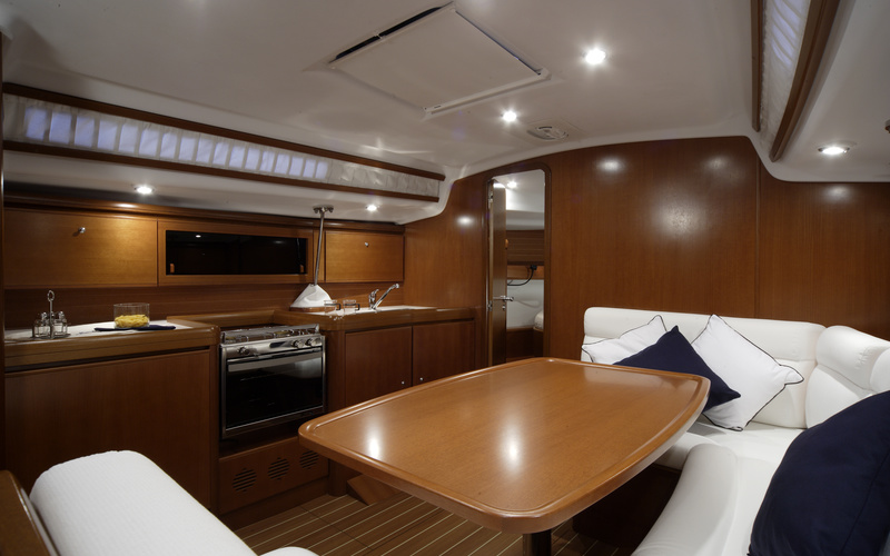 Grand Soleil 37