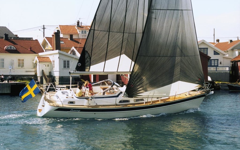 Hallberg-Rassy  37