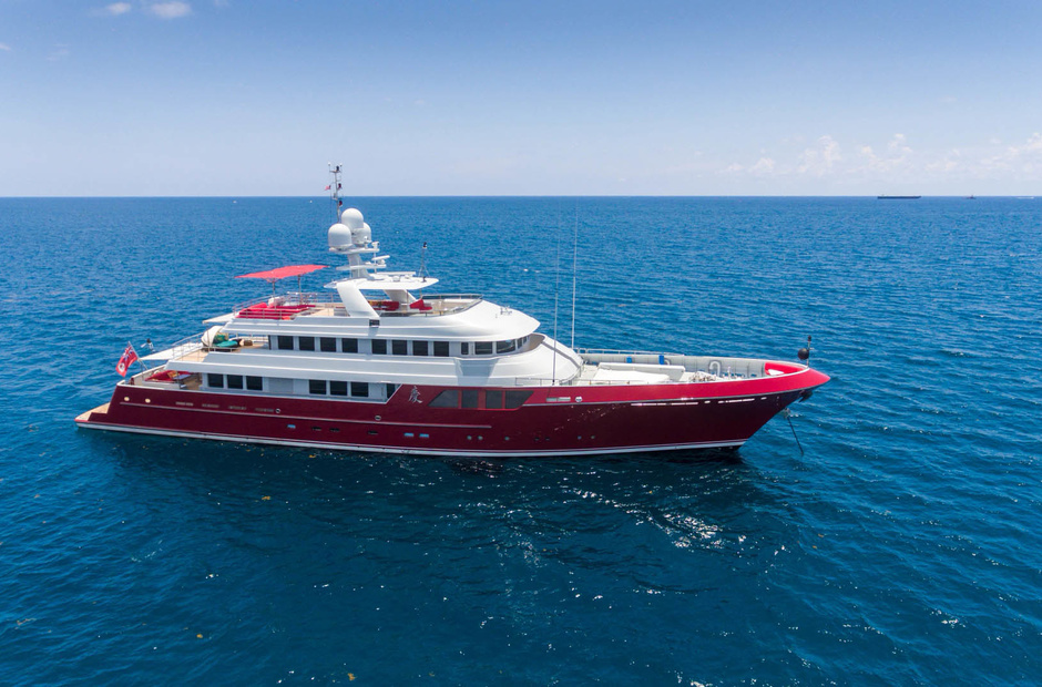 CL Yachts Avalon