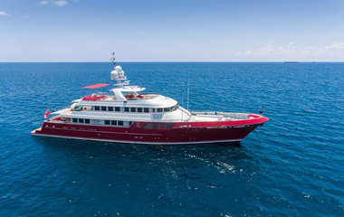 CL Yachts Avalon