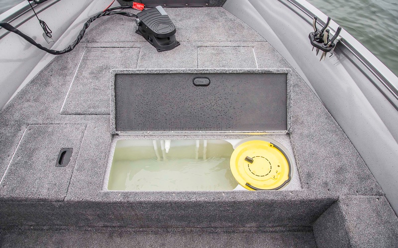 Crestliner 1600 Vision Tiller