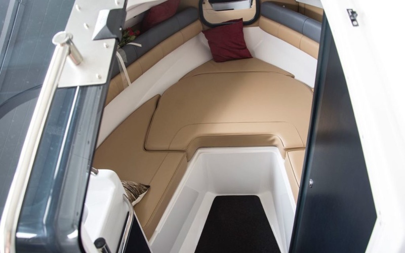 Manara 620 Cabin