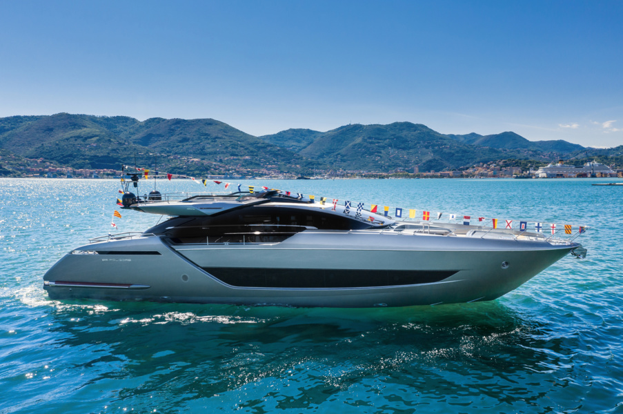 Riva 88' Thunderbolt