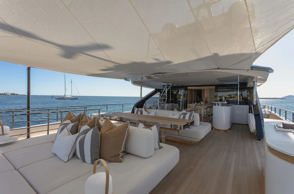 Azimut H
