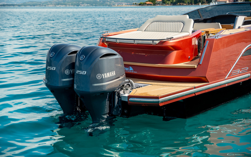 Alfastreet Marine 32 Cabin Outboard