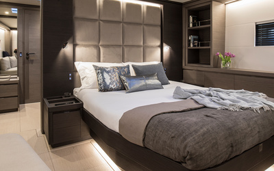 Velvette Cuddy cabin 20 Image / Aluminium