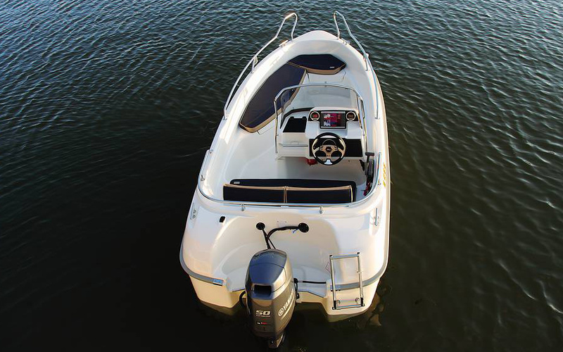 Yamarin 46 Side Console