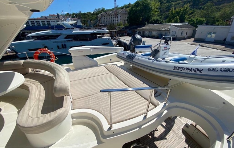 Azimut 80 (2006)