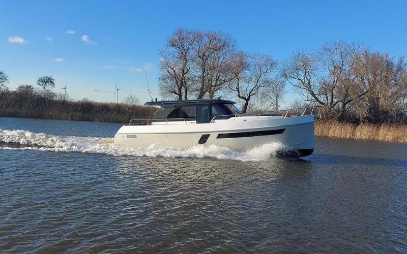 Maxima 37
