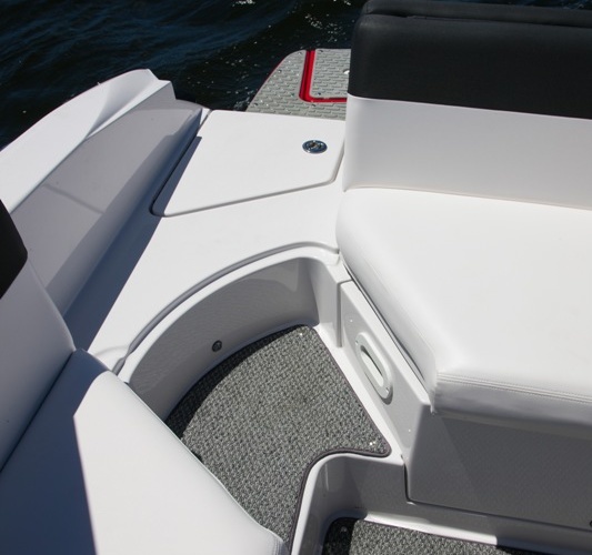 Four Winns SL242