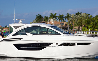 Cruisers Yachts 50 Cantius