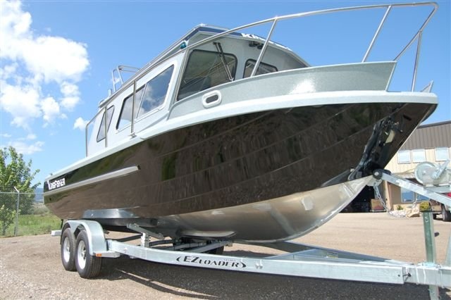 KingFisher 2425 Offshore