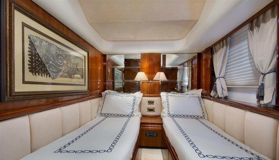 Azimut Antares