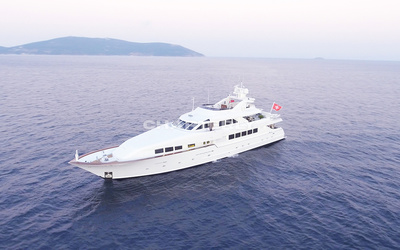 Broward Marine Tri-Deck 40M