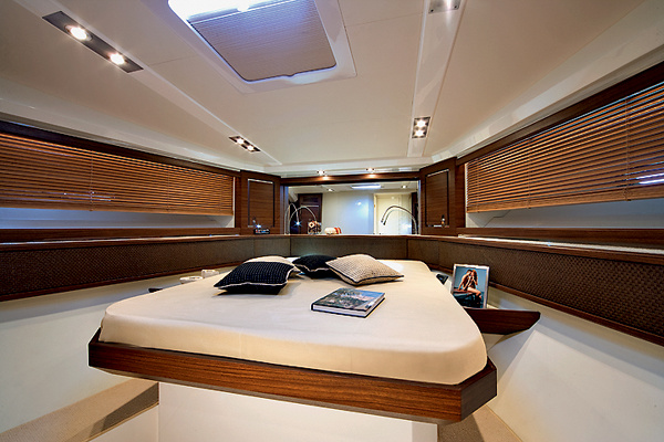 Itama 60 - owner's bedroom