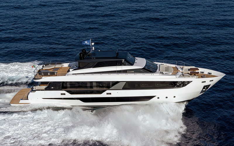 Ferretti 1000 Skydeck