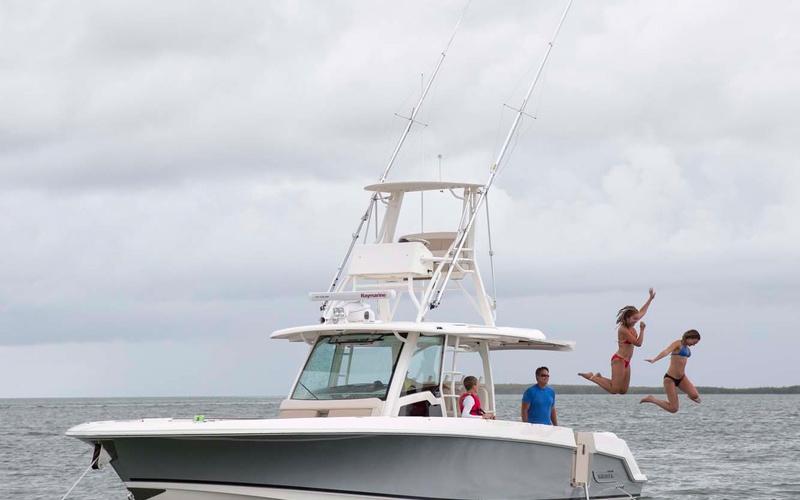 Boston Whaler 380 Outrage