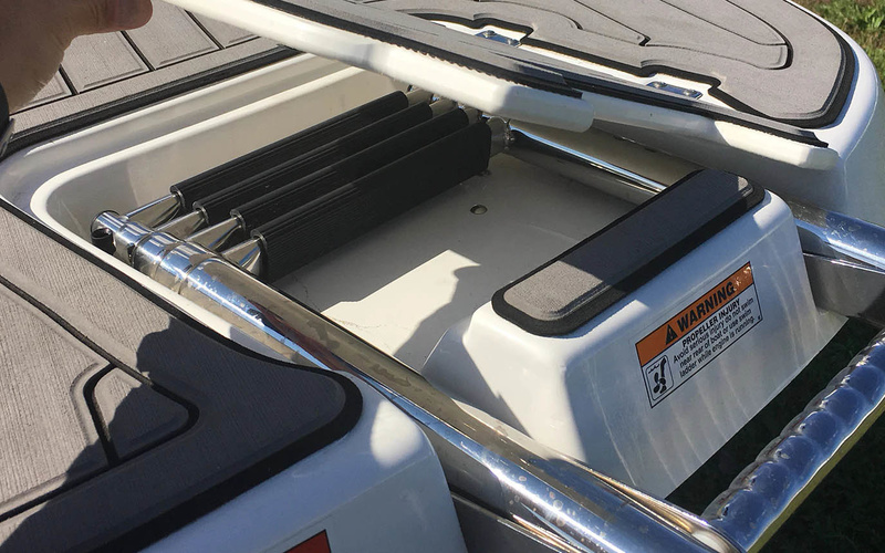 Hurricane SunDeck 187 IO