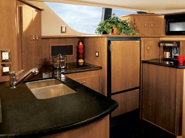 Carver 46 Voyager