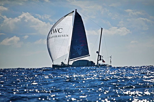 Plastiki with full sails