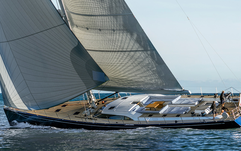 Southern Wind SW102 Raised Saloon