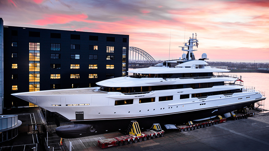 DreAMBoat has recently been the third superyacht to be commissioned by the NFL team owner. Lady S with IMAX on board is owned by Washington Redskins owner Dan Snyder and Bravo Eugenia by Dallas Cowboys owner Jerry Jones.