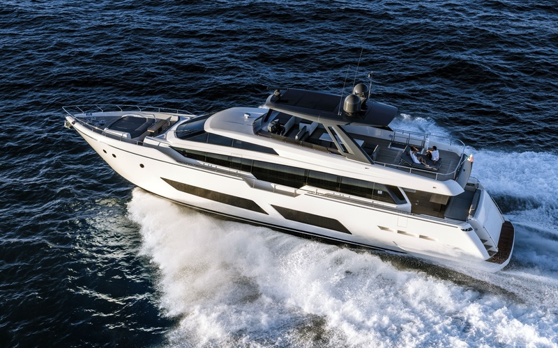 Ferretti 850