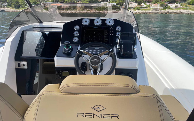 Renier R11 FB
